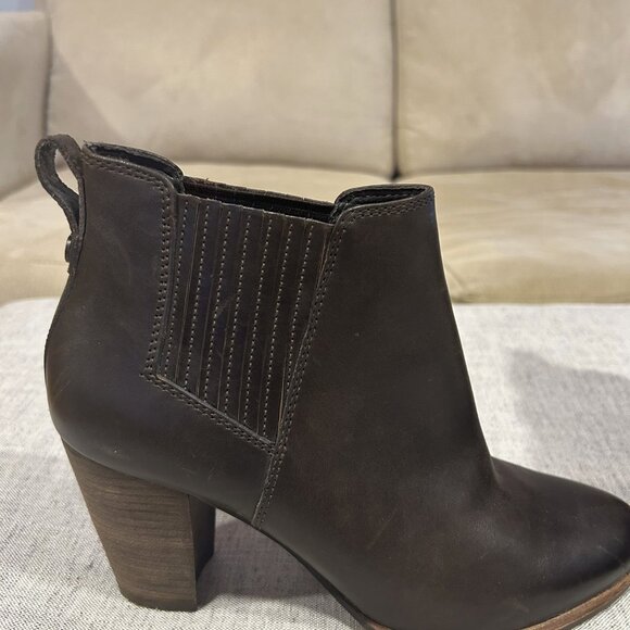 Ugg Leather Ankle Boot Size 9 - Picture 2 of 10